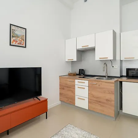 Wyjatkowy Z 1 Sypialnia By Renters アパート ポズナン